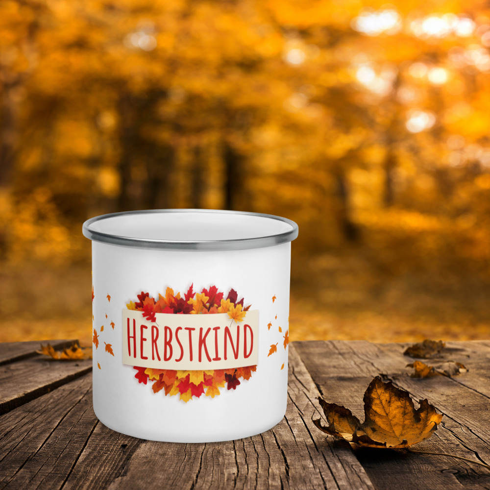 Outdoor Emaille-Tasse „Herbstkind“ – Campingbecher mit Herbstlaub-Motiv